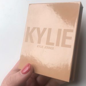 Kylighter- Illuminating Powder:Chocolate Cherry
